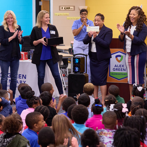 Dollar General Literacy Foundation and Mondelez Partner to Host Read with Ritz